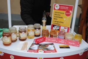 Vabilo na Pozdrav pomladi na tržnici Grad Rače 5